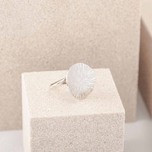 Cargar imagen en el visor de la galería, Anillo disco Destello
