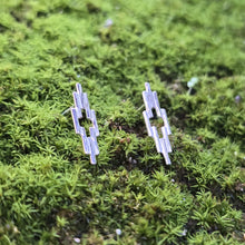 Cargar imagen en el visor de la galería, Llengües - Pendientes pequeños presión
