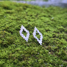 Cargar imagen en el visor de la galería, Llengües - Pendientes cortos medianos

